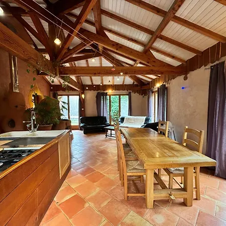 Vakantiehuis Maison Agreable Et Ecologique A Sept Kilometres De L' Ocean Bias (Landes)