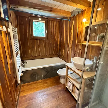 Holiday home Maison Agreable Et Ecologique A Sept Kilometres De L' Ocean